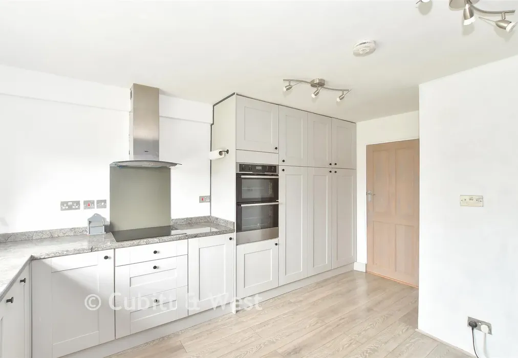 Kitchen - Station Road, Isfield, East Sussex - Wards of Kent