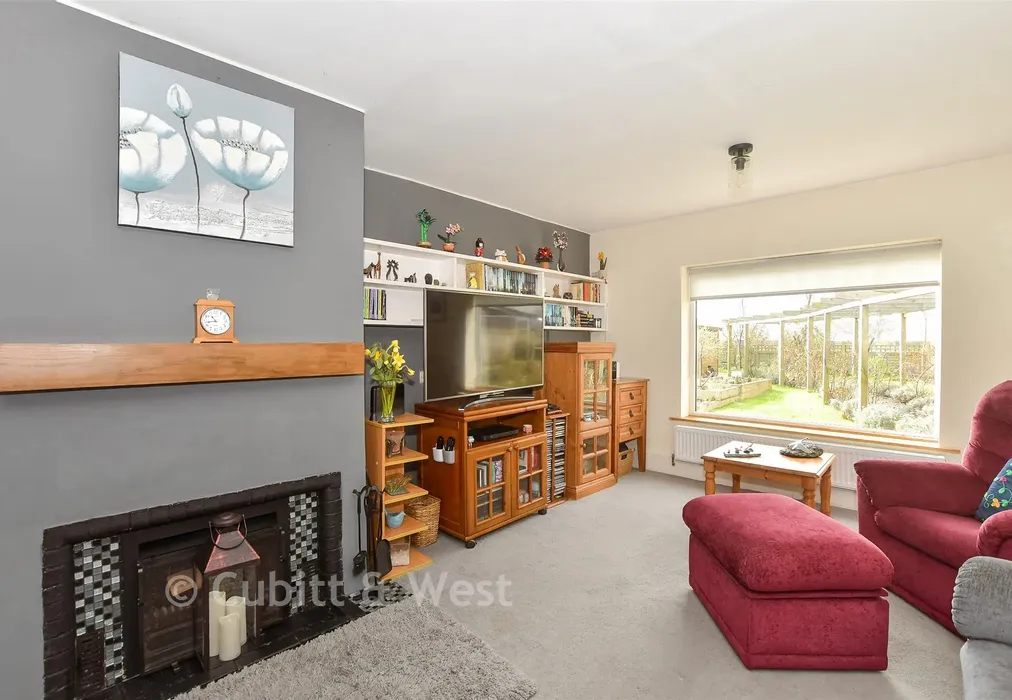 Living Room - Station Road, Isfield, East Sussex - Wards of Kent