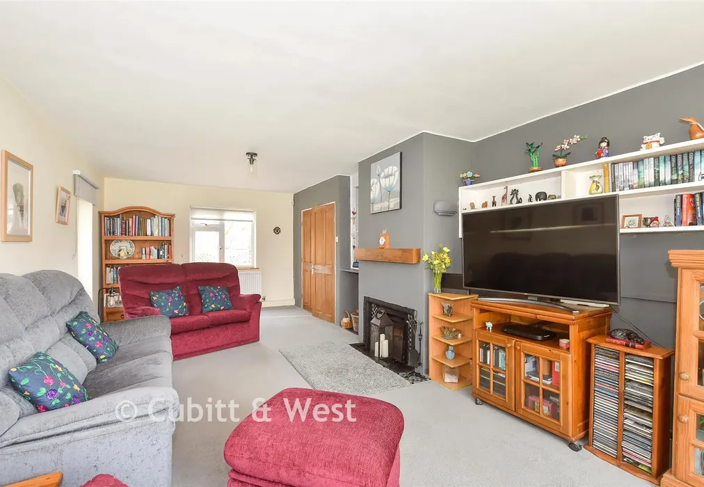 Living Room - Station Road, Isfield, East Sussex - Wards of Kent