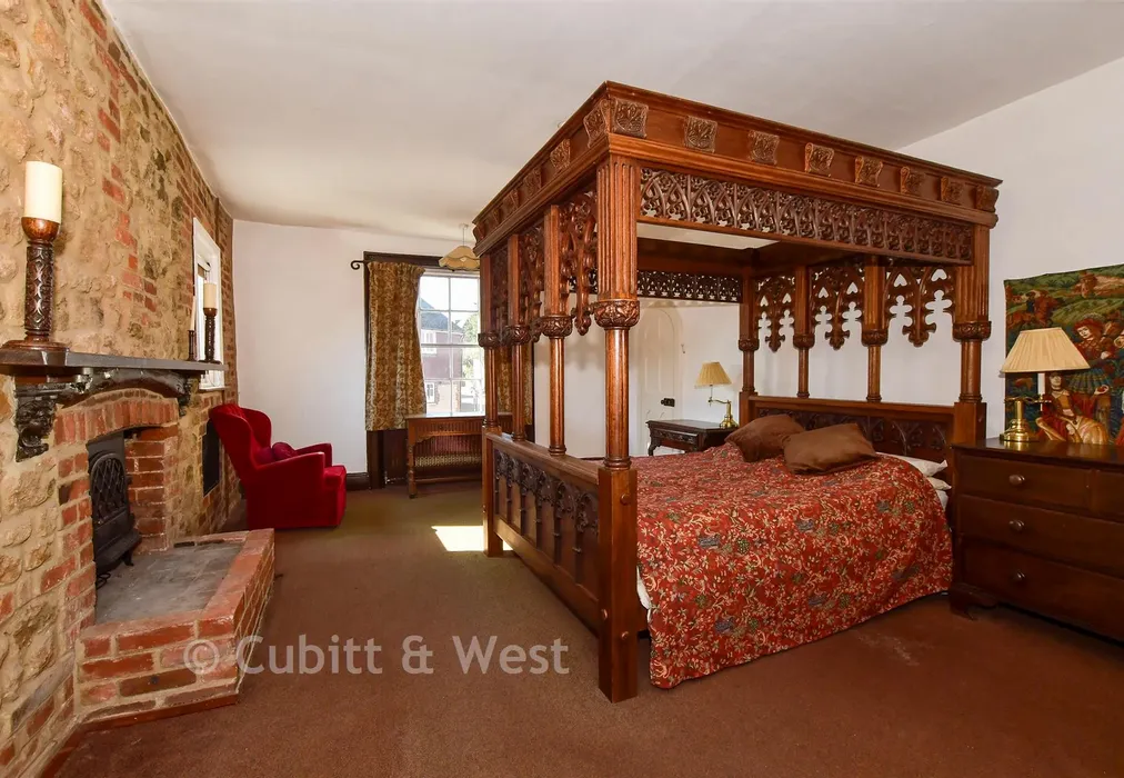Bedroom 2 - Lower Street, Pulborough, West Sussex - Wards of Kent