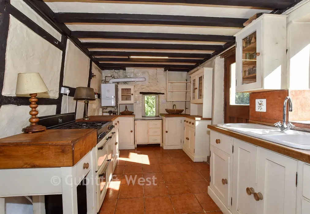 Kitchen - Lower Street, Pulborough, West Sussex - Wards of Kent
