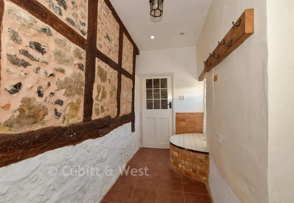 Hallway - Lower Street, Pulborough, West Sussex - Wards of Kent