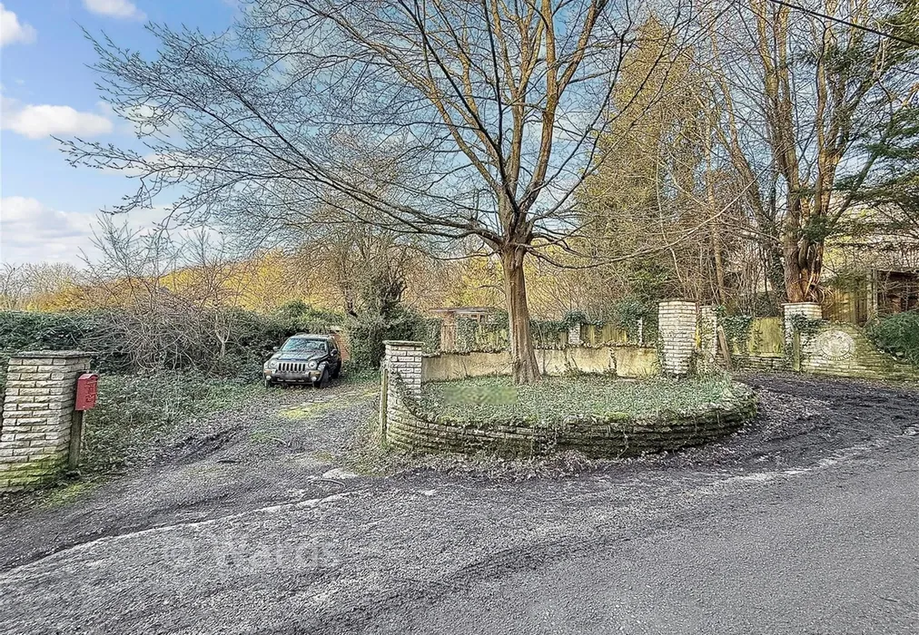 Front Web - Ridge Lane, Meopham, Kent - Wards of Kent