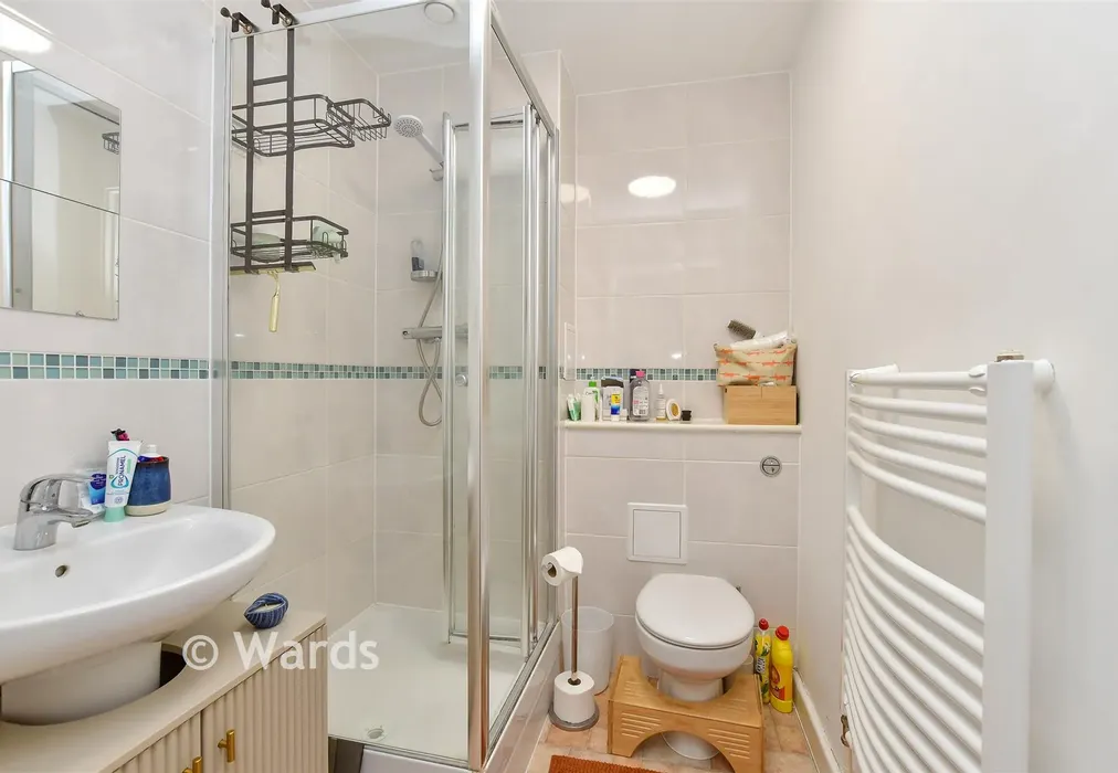 En-Suite Shower Room - High Street, Rochester, Kent - Wards of Kent