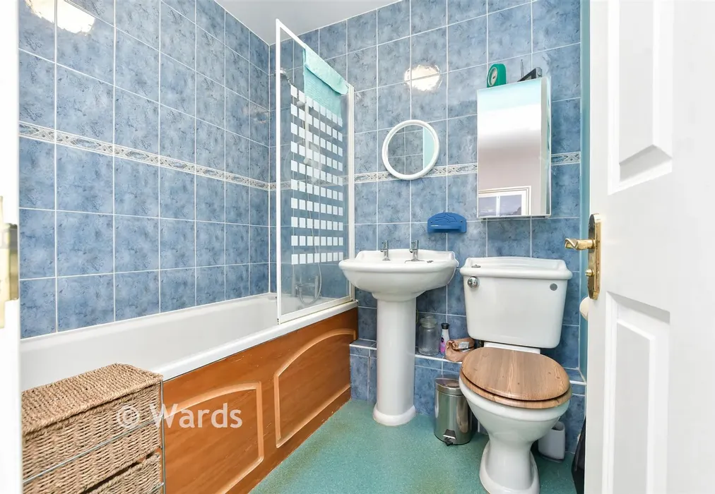 Bathroom - Sycamore Grange, Ramsgate, Kent - Wards of Kent