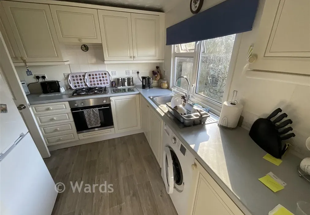 Kitchen - Seasalter Road, Graveney, Faversham, Kent - Wards of Kent