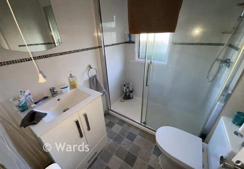 Shower Room - Seasalter Road, Graveney, Faversham, Kent - Wards of Kent