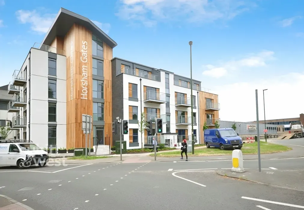 1228ca06-fro - Horsham Gates One North Street RH13 - Wards of Kent