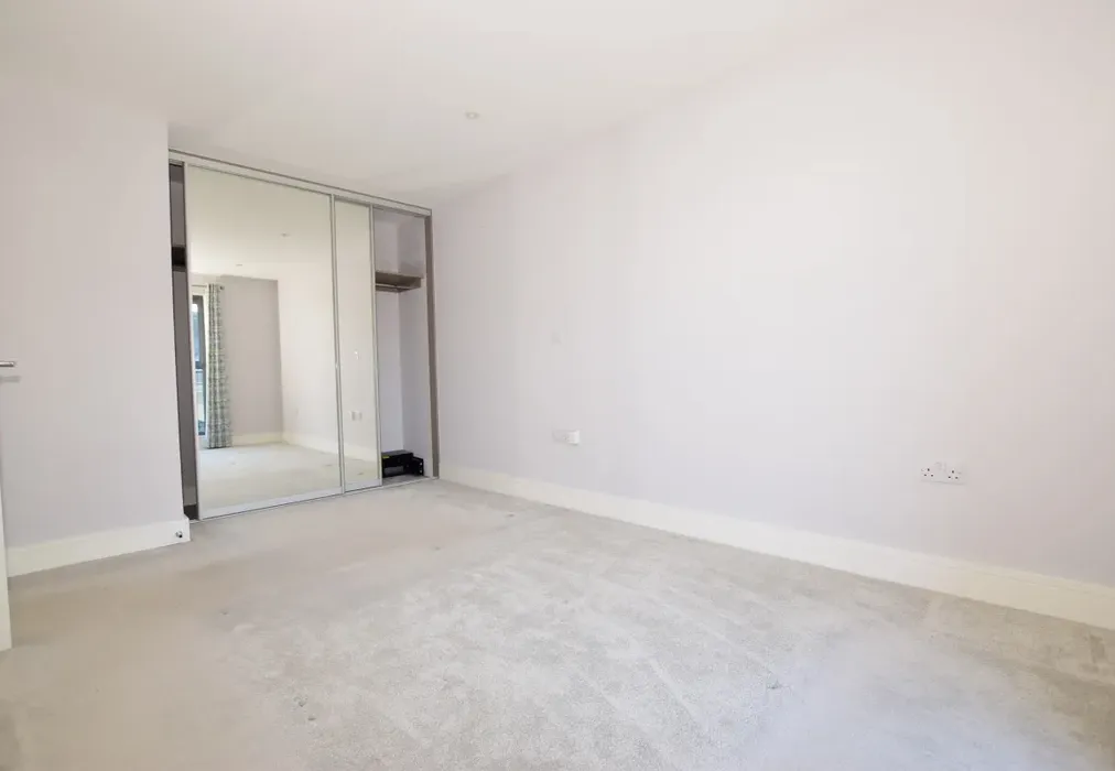 Bedroom 2 - Horsham Gates One North Street RH13 - Wards of Kent