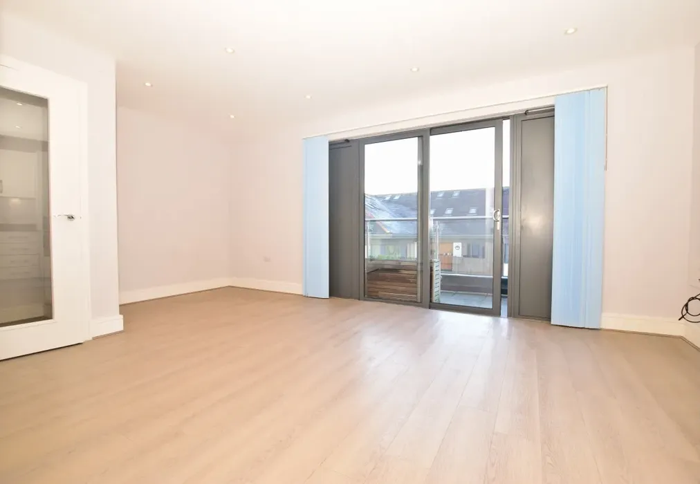 Living room 2 - Horsham Gates One North Street RH13 - Wards of Kent