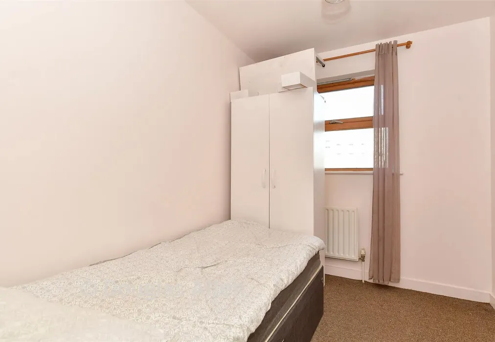 Bedroom 2 - Cooke Street, Barking, Essex - Wards of Kent