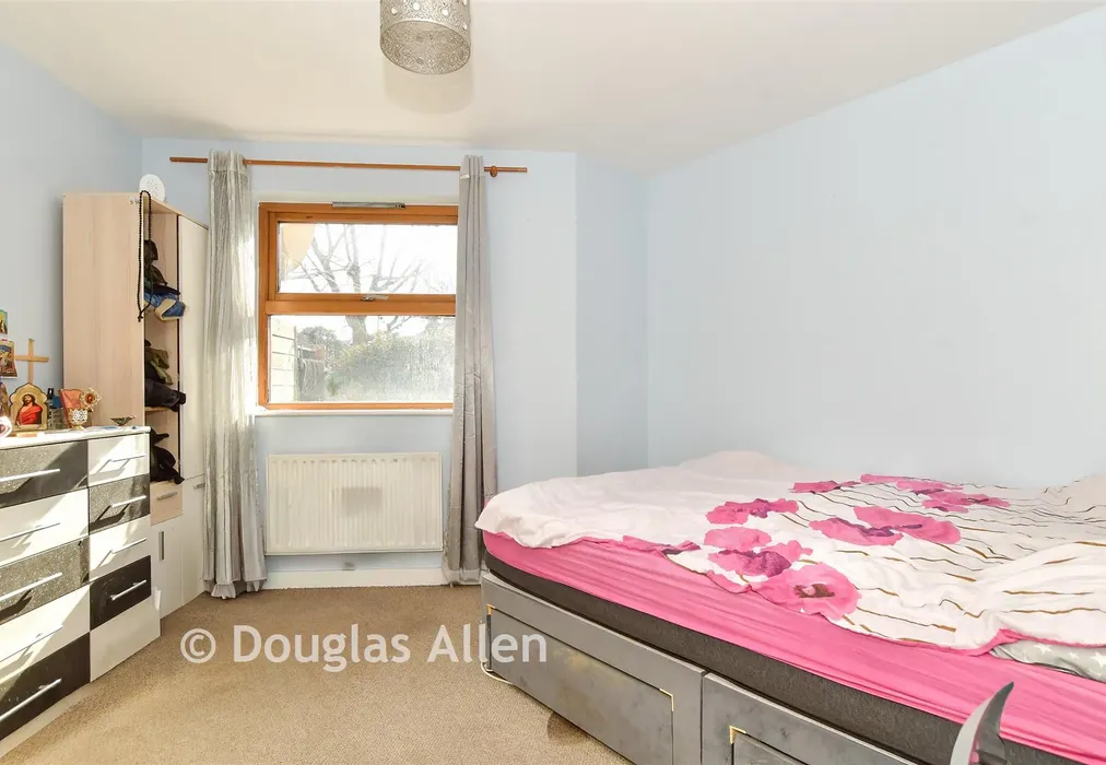 Bedroom 1 - Cooke Street, Barking, Essex - Wards of Kent