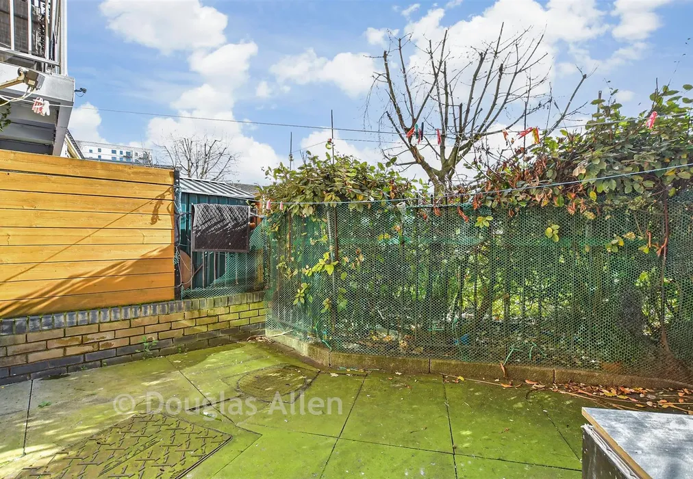 Rear Garden - Cooke Street, Barking, Essex - Wards of Kent