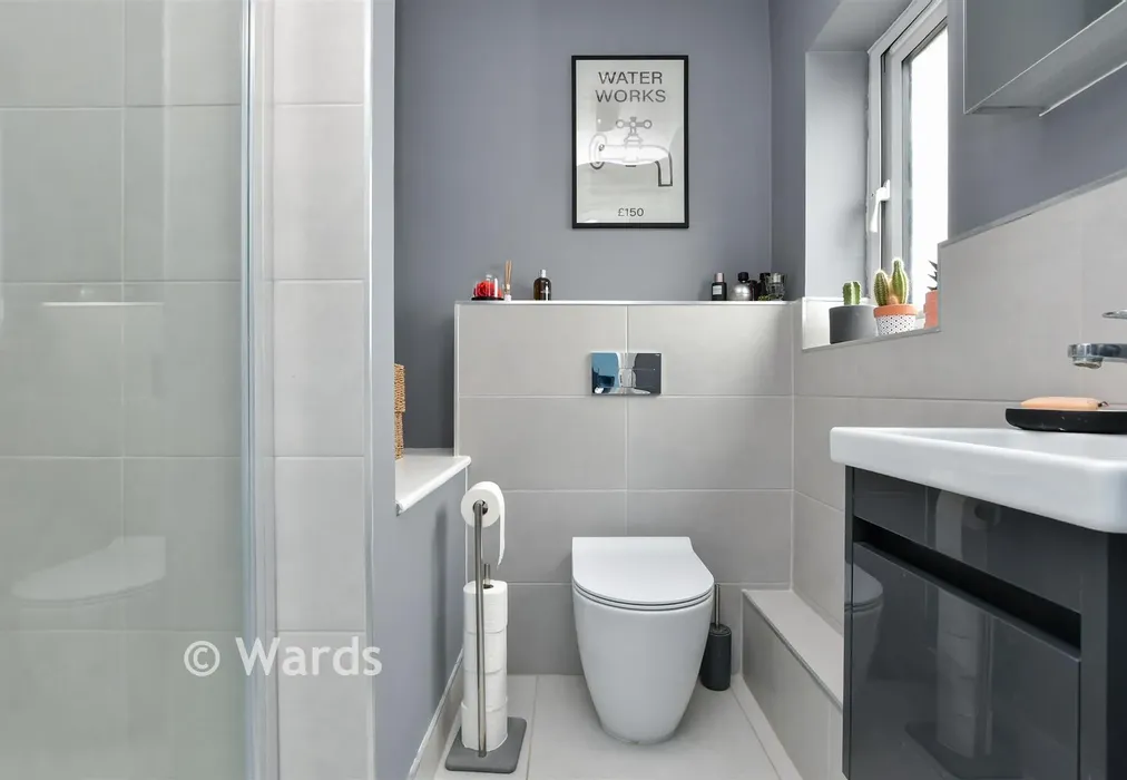 En-Suite - Millers Hill, Ramsgate, Kent - Wards of Kent