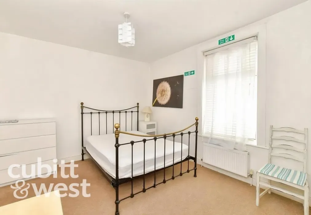  - AVAILABLE WITH NO DEPOSIT Pretoria Road Southsea PO4 - Wards of Kent