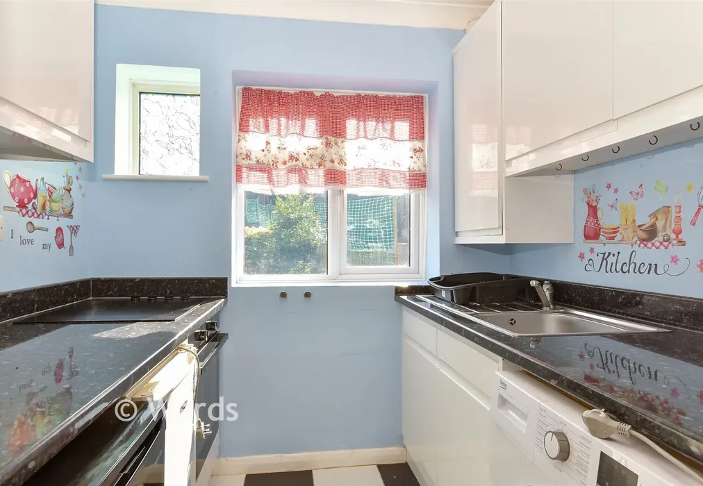 Kitchen - Vale Drive, Chatham, Kent - Wards of Kent