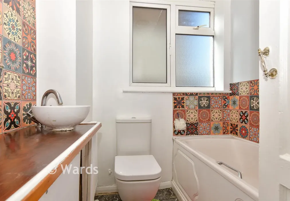 Bathroom - Vale Drive, Chatham, Kent - Wards of Kent