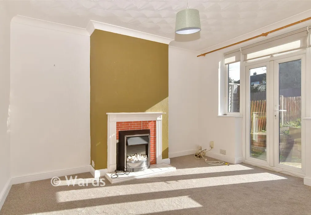 Lounge - Vale Drive, Chatham, Kent - Wards of Kent
