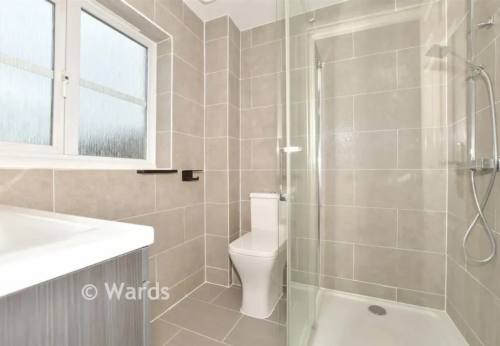 En-Suite Shower Room - Nursery Gardens, Broadstairs, Kent - Wards of Kent
