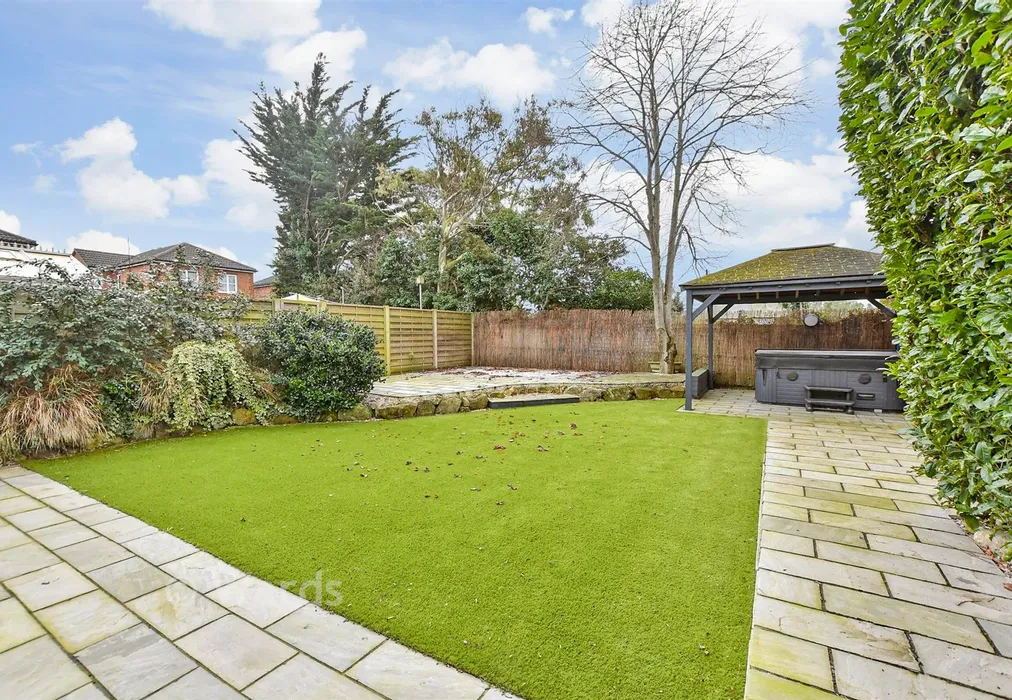 Rear Garden - Nursery Gardens, Broadstairs, Kent - Wards of Kent