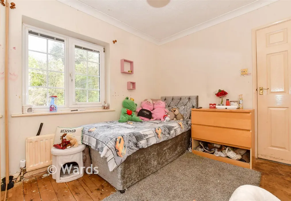 Bedroom 1 - Carlsden Close, Dover, Kent - Wards of Kent