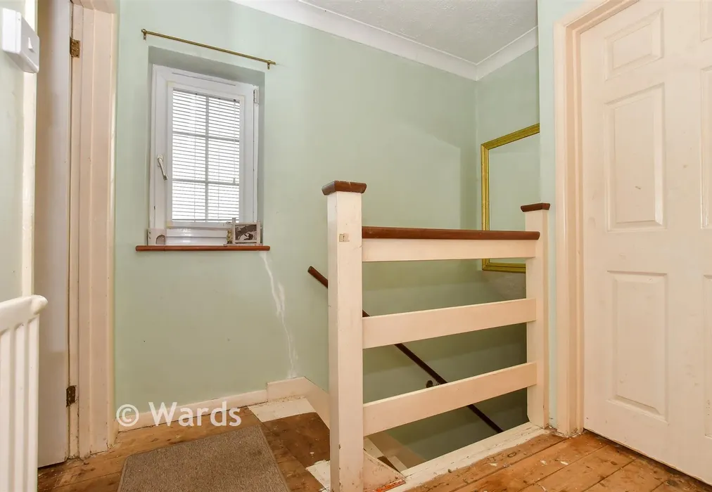 Landing - Carlsden Close, Dover, Kent - Wards of Kent