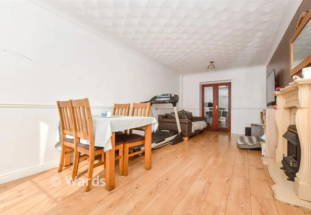 Lounge /Diner - Carlsden Close, Dover, Kent - Wards of Kent
