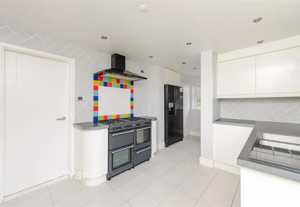 Kitchen - Lower Higham Road, Chalk, Gravesend, Kent - Wards of Kent