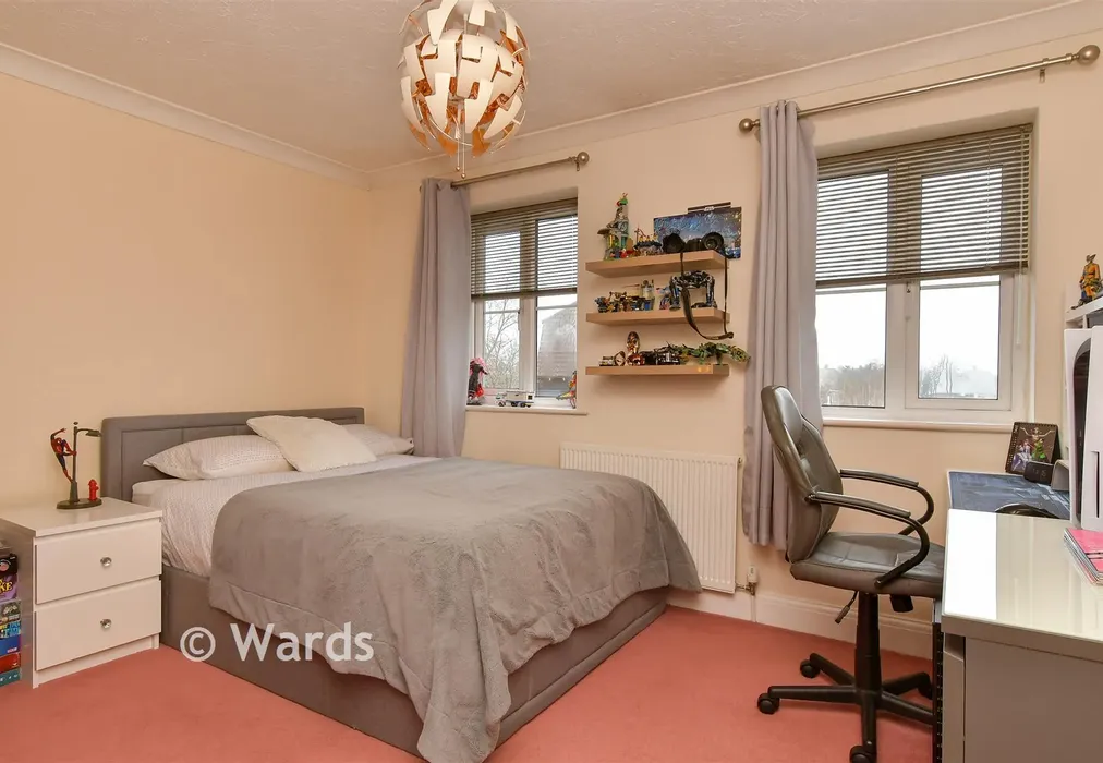 Bedroom 1 - Carpenters Close, Rochester, Kent - Wards of Kent