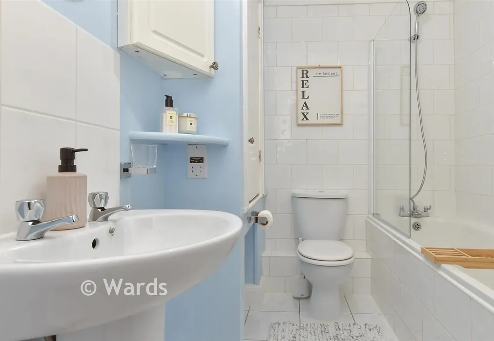 Bathroom - Carpenters Close, Rochester, Kent - Wards of Kent