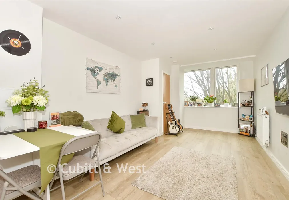 Kitchen/ Lounge - Wood Street, East Grinstead, West Sussex - Wards of Kent