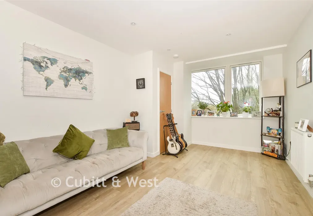 Kitchen/ Lounge - Wood Street, East Grinstead, West Sussex - Wards of Kent