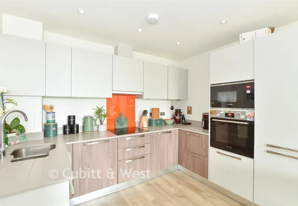 Kitchen/ Lounge - Wood Street, East Grinstead, West Sussex - Wards of Kent
