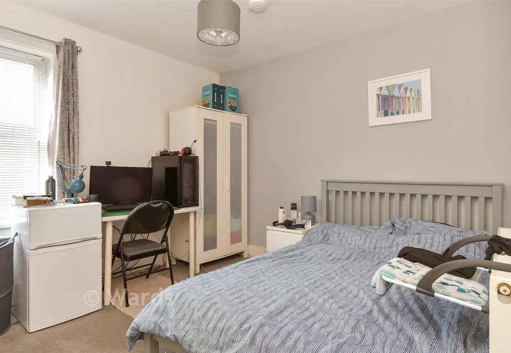 Bedroom 1 - Gardiner Street, Gillingham, Kent - Wards of Kent