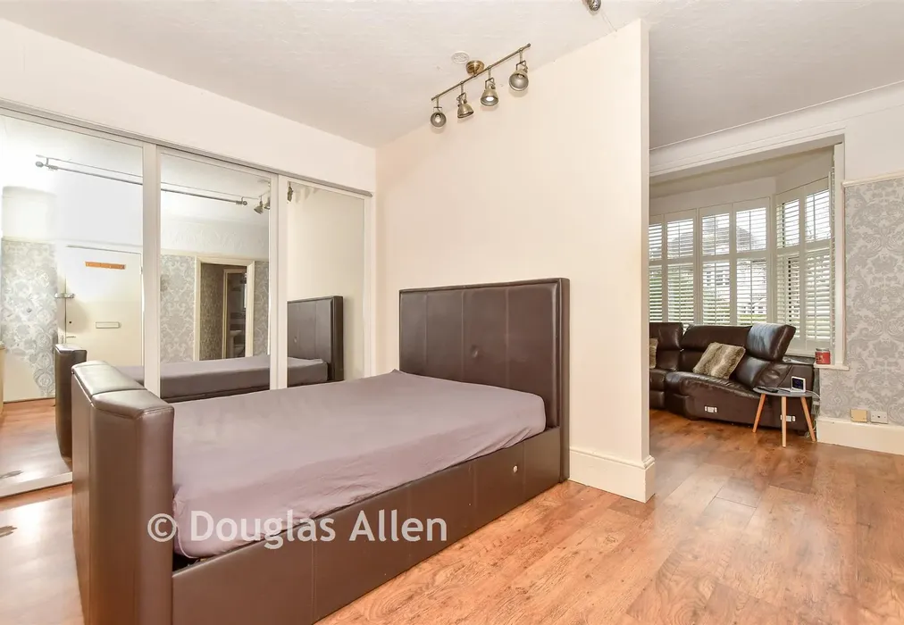 Bedroom Area - Westmoreland Avenue, Hornchurch, Essex - Wards of Kent