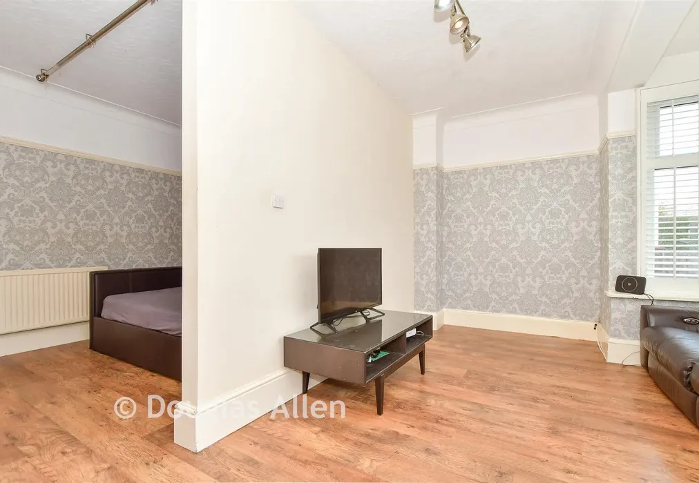 Lounge Area - Westmoreland Avenue, Hornchurch, Essex - Wards of Kent