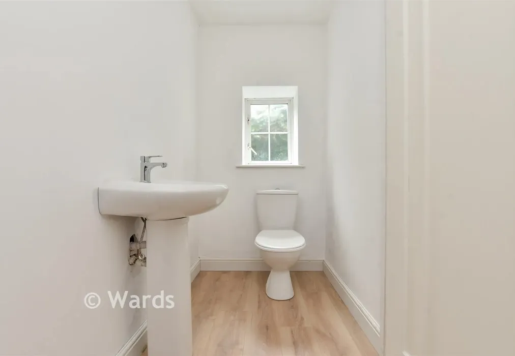 Separate Toilet - Queens Road, Broadstairs, Kent - Wards of Kent