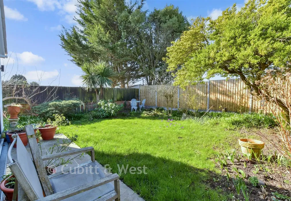Rear Garden - Maple Close, Woodingdean, Brighton, East Sussex - Wards of Kent