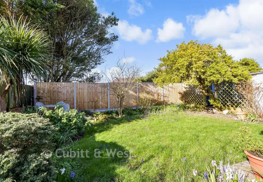 Rear Garden - Maple Close, Woodingdean, Brighton, East Sussex - Wards of Kent