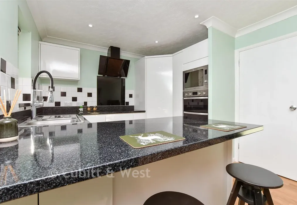 Lounge / Kitchen - Whelan Way, Wallington, Surrey - Wards of Kent