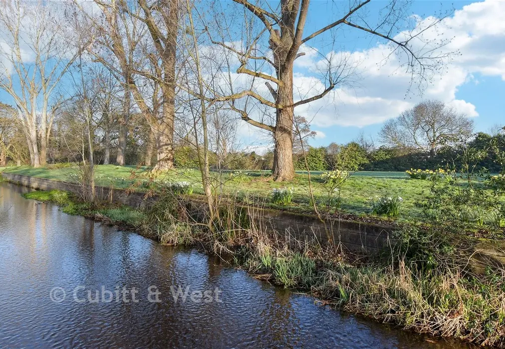 Surrounding Area - Whelan Way, Wallington, Surrey - Wards of Kent