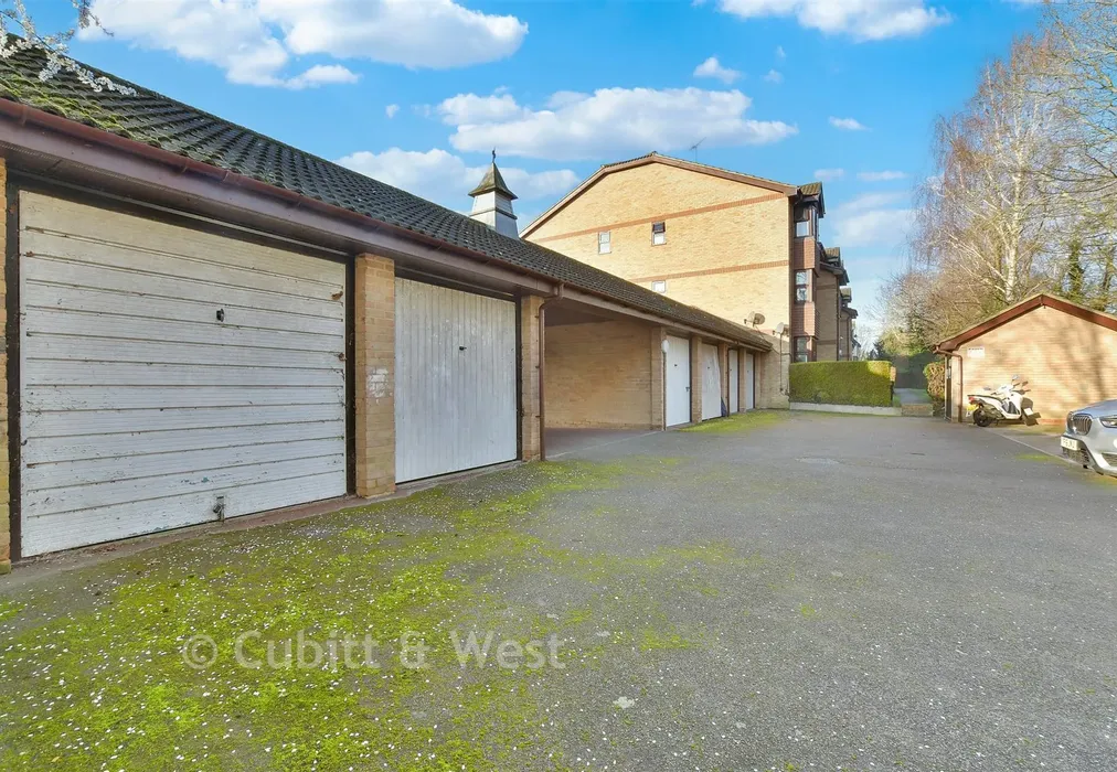 Garage - Whelan Way, Wallington, Surrey - Wards of Kent