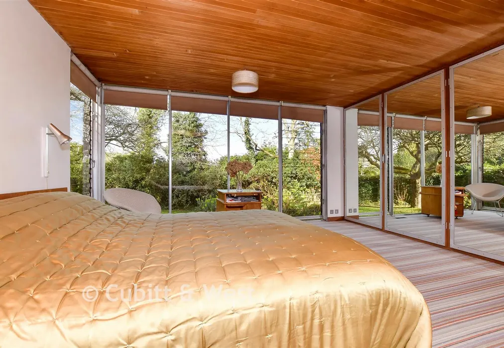 Bedroom 1 - Epsom Road, Ashtead, Surrey - Wards of Kent