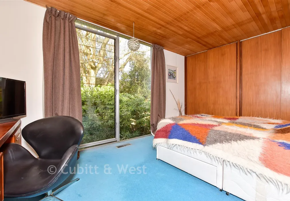 --- - Epsom Road, Ashtead, Surrey - Wards of Kent