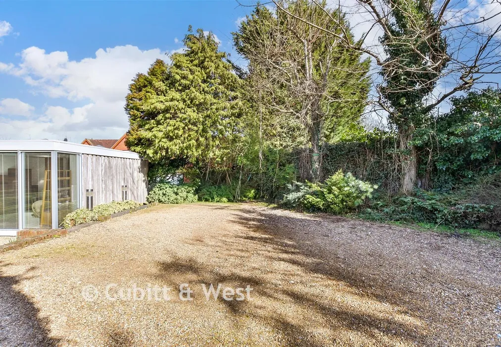 Driveway/Parking - Epsom Road, Ashtead, Surrey - Wards of Kent