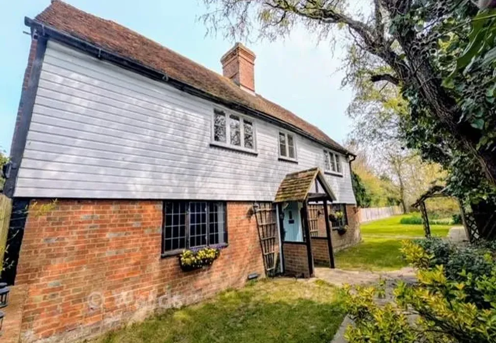 Front Entrance - Headcorn Road, Smarden, Kent - Wards of Kent