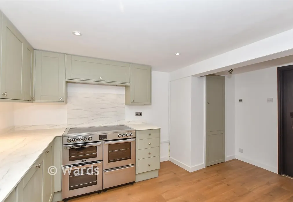 Kitchen - Headcorn Road, Smarden, Kent - Wards of Kent