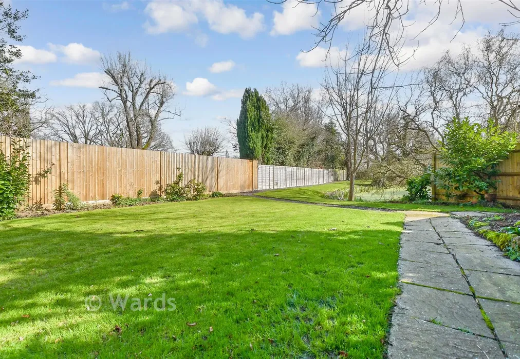 Rear Garden - Headcorn Road, Smarden, Kent - Wards of Kent