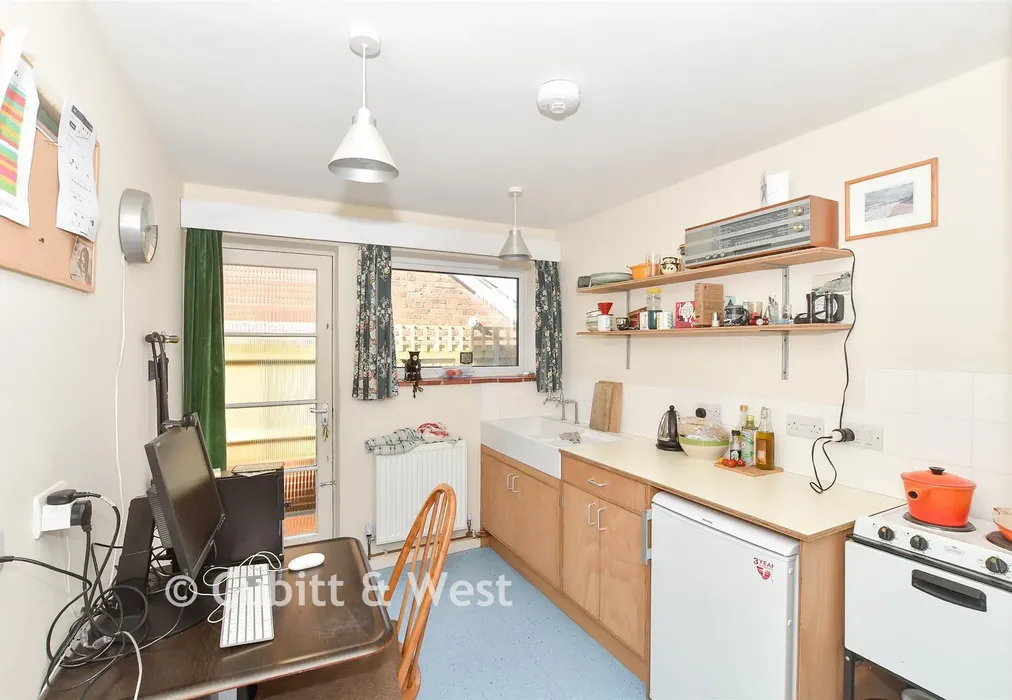 Kitchen - Ockley Way, Hassocks, West Sussex - Wards of Kent