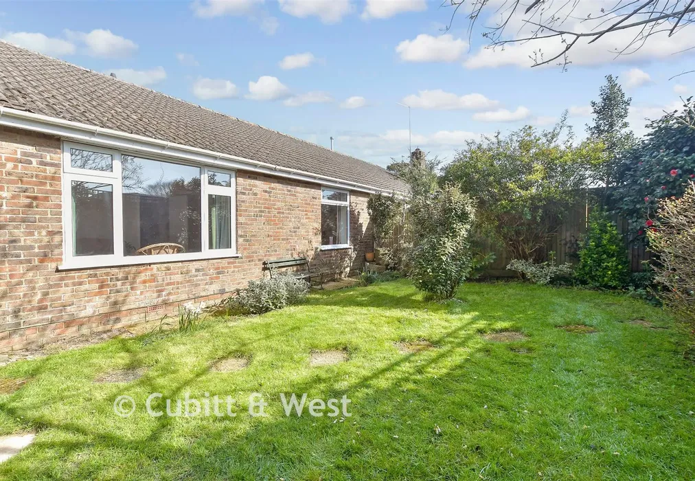 Rear Garden - Ockley Way, Hassocks, West Sussex - Wards of Kent